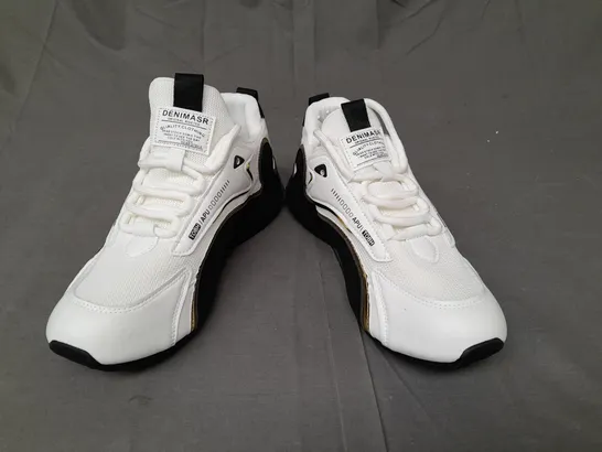 PAIR OF DENIM ASR TRAINERS IN WHITE WITH GOLD SIZE EU 41