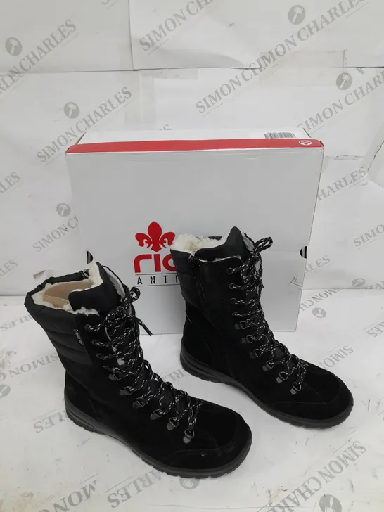 BOXED PAIR OF RIEKER SUEDE WATER RESISTANT BOOTS IN BLACK SIZE 5