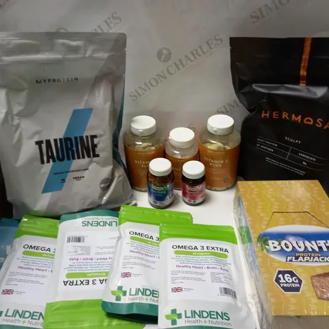 BOX OF ASSORTED PROTEIN POWDERS, PROTEIN BARS AND VITAMIN TABLETS