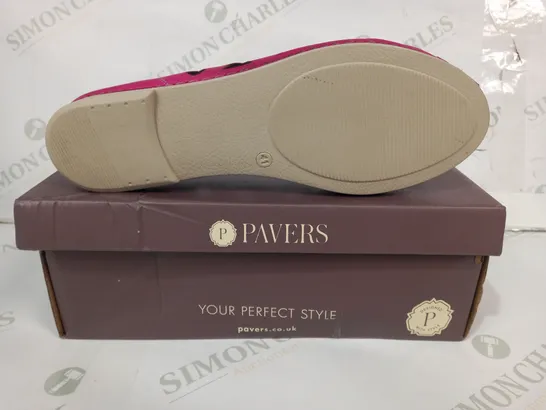 BOXED PAIR OF PAVERS SLIP-ON SANDALS IN FUSCHIA EU SIZE 41