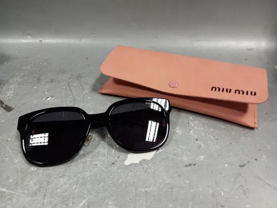 MIU MIU MU01ZS BLACK FRAME SUNGLASSES 