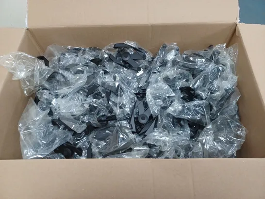 APPROXIMATELY 200 UNBOXED M STYLE CAR PHONE HOLDERS 