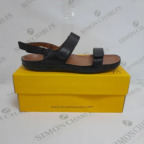 BOXED PAIR OF STRIVE KONA SANDALS IN BLACK SIZE 8