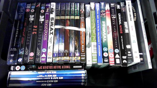 APPROXIMATELY 25 ASSORTED DVD'S AND BLU-RAYS TO INCLUDE PEAKY BLINDERS COMPLETE SERIES 1-4, FARSCAPE SEASON 1,2, PEACEKEEPER WARS AND THE BLACKLIST SEASON 1 TO 7