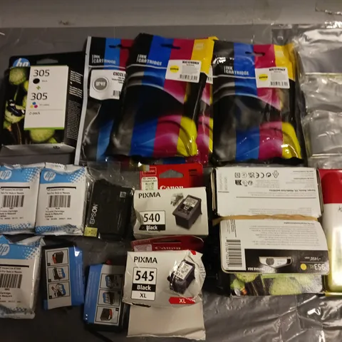 LOT OF ASSORTED PRINTER INK CARTRIDGES TO INCLUDE CANON, HP AND EPSON