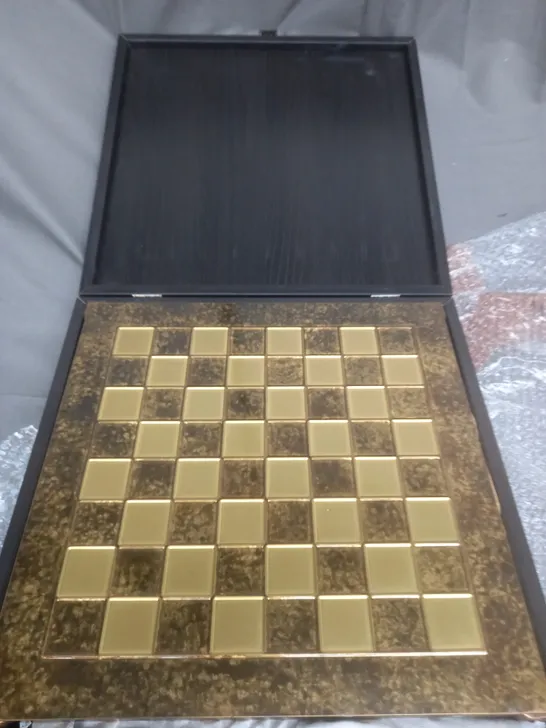 UBER GAMES CHESS BOARD & STORAGE CASE 