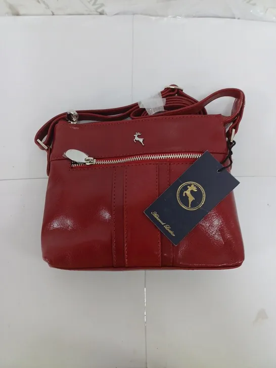 ASHWOOD SHOULDER BAG IN RED 