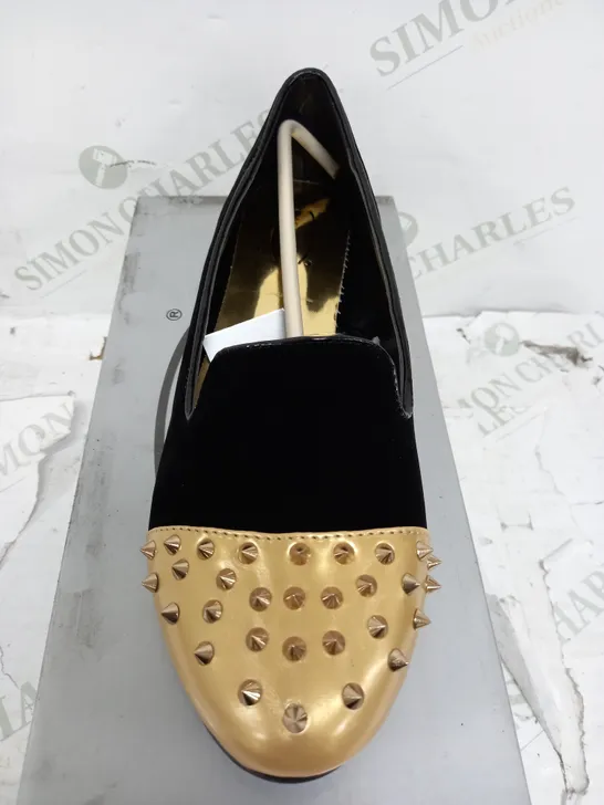 FLAT HEELED BLACK VELVET GOILD SPIKEY TOE SIZE 6