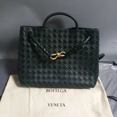 BOTTEGA VENETA ANDIAMO MEDIUM INTRECCIATO GREEN LEATHER TOTE