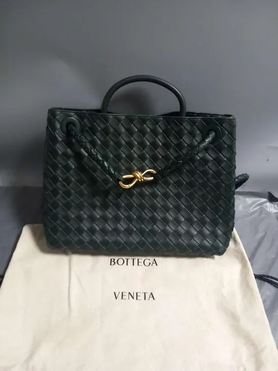 BOTTEGA VENETA ANDIAMO MEDIUM INTRECCIATO GREEN LEATHER TOTE