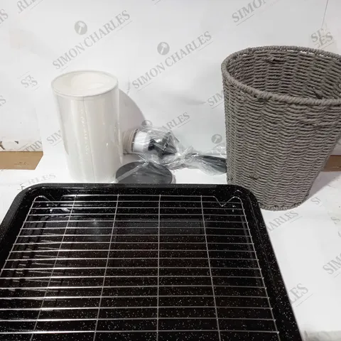 BOX OF APPROX 5 ITEMS TO INCLUDE SMALL WICKER BASKET, PAIR OF TABLE LAMPS AND GRILL TRAY