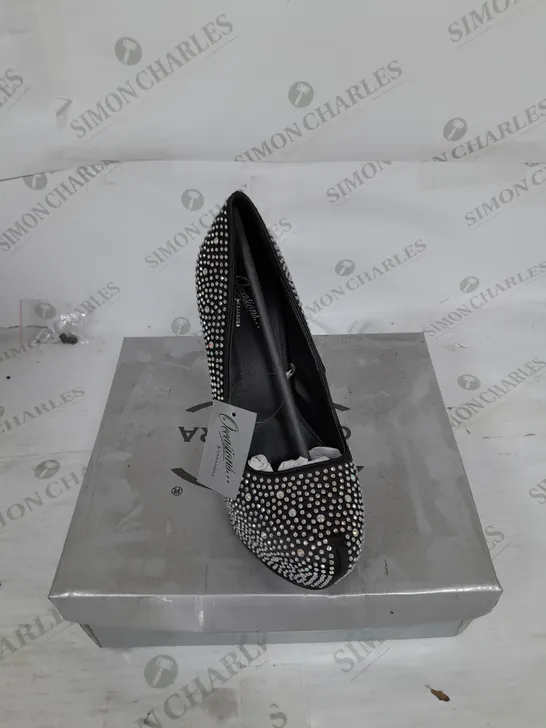 BOXED PAIR OF CASANDRA PLATFORM STILLETO HEEL IN BLACK RHINESTONE SIZE 5