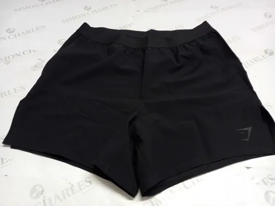 GYMSHARK SHORTS IN BLACK - MEDIUM