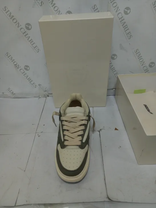 BOXED PAIR OF REPRESENT REPTOR LOW KHAKI/CREAM SIZE 42.5