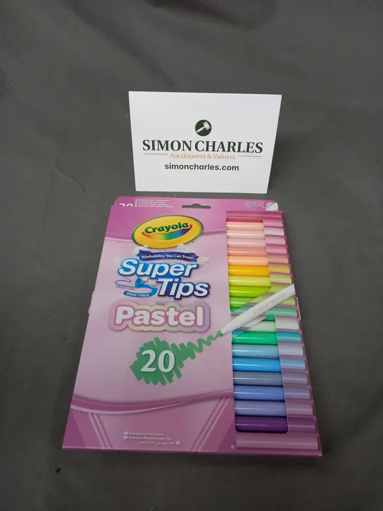 BOX OF APPROX 12 CRAYOLA SUPERTIPS PASTEL WASHABLE MARKERS