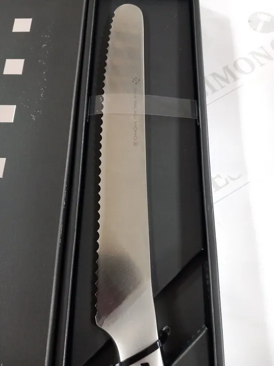 BRAND NEW BOXED SHA RA KU MONO MOLYBDENUM VANADIUM STEEL 18-8 STAINESS STEEL FJ-15 23CM BREAD KNIFE