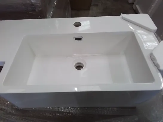 BOXED AS NEW VELDEAU ARNO 1500MM RH SEMI RECESSED CAST WING BASIN - 1534X420X200MM