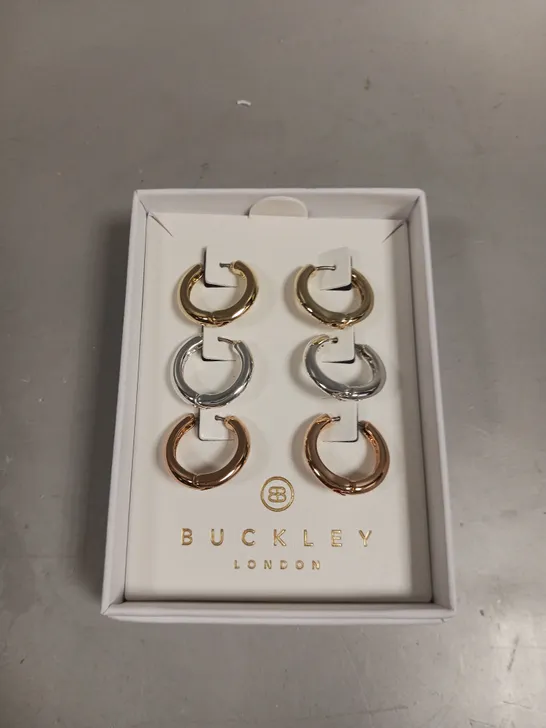 BUCKLEY LONDON HOOP EARRINGS SET 