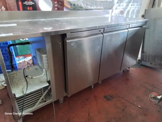 FOSTER TRIPLE DOOR COUNTER FRIDGE Model EP1 3H