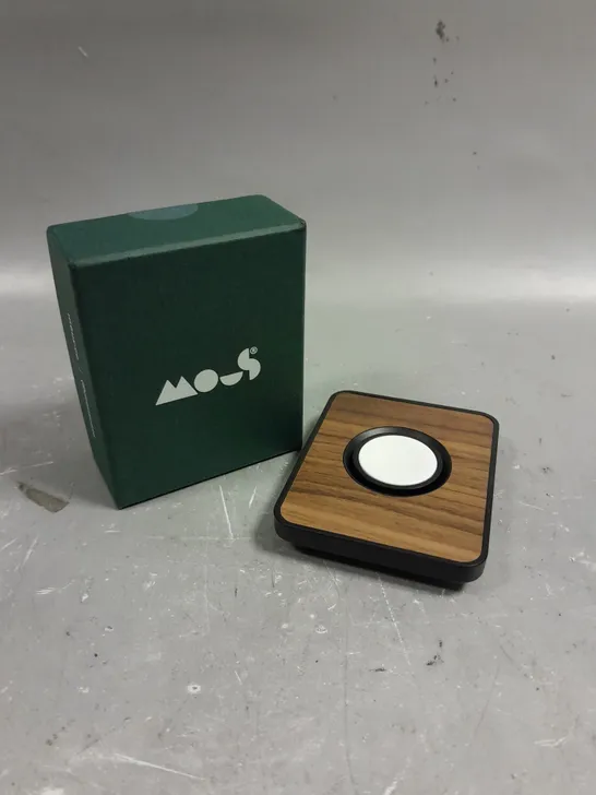 BOXED MOUS WALNUT APPLE WATCH CHARGER 