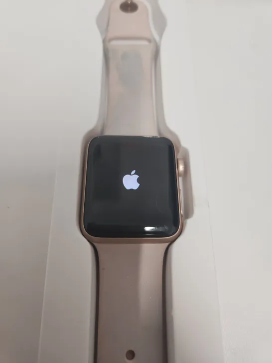 APPLE WATCH SERIES 3 SMART WATCH ROSE GOLD