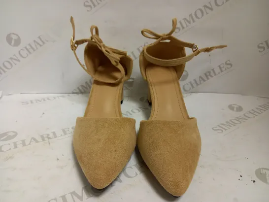 DESIGNER SUEDE STYLE HEELS UK SIZE 6