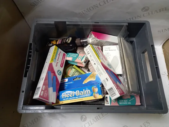 BOX OF APPROX. 20 ASSORTED HEALTH AND BEAUTY ITEMS TO INCLUDE: TED BAKER, HAWAIIAN TROPIC & MASTERPLAST