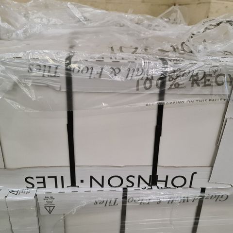 PALLET OF APPROXIMATELY 40 BRAND NEW CARTONS OF 5  WHITE GLOSS FIELD GLAZED TILES - 60X30X1.1CM