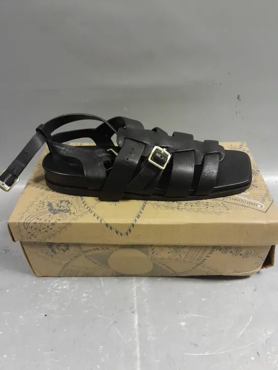 BOXED PAIR OF FREE PEOPLE HOOKED FISHERMAN SANDALS IN BLACK - 9