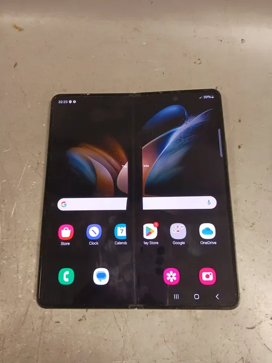 SAMSUNG GALAXY Z FOLD4 SMARTPHONE 