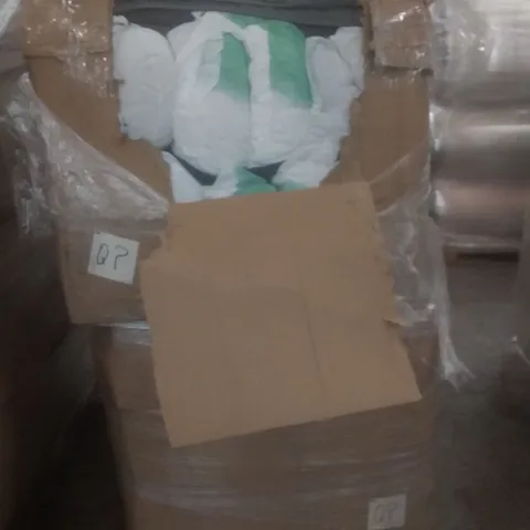PALLET OF ASSORTED BEDDING ITEMS IN LARGE AMOUNT TO INCLUDE SUPPORT PILLOWS, DUVETS, AND WEIGHTED BLANKED ETC.