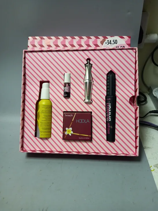 BOXED BENEFIT BEST SELLER SHOWCASE SET