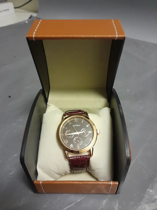 MENS LA BANUS WATCH WITH GOLD COLOUR CASE AND LEATHER STRAP