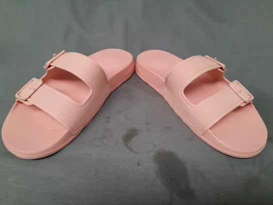 BOXED PAIR OF FITFLOP IQUSHION TWO-BAR SLIDERS IN BLUSH UK SIZE 7