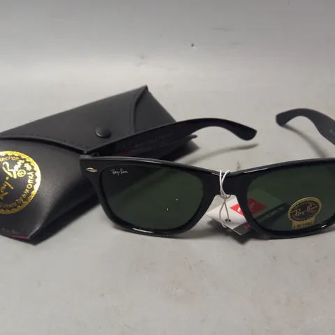 BOXED RAY-BAN SUNGLASSES IN BLACK FRAME WITH GREEN LENS