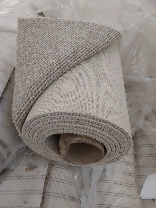 ROLL OF QUALITY SISAL WEAVE FLAXEN STYLE CARPET // APPROX SIZE: 5 X 6.9m