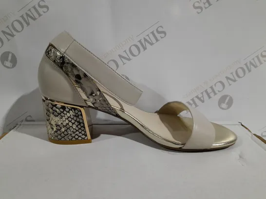 BOXED PAIR OF MODA IN PELLE OREENA BLOCK HEEL SANDALS IN OFF WHITE - SIZE 6