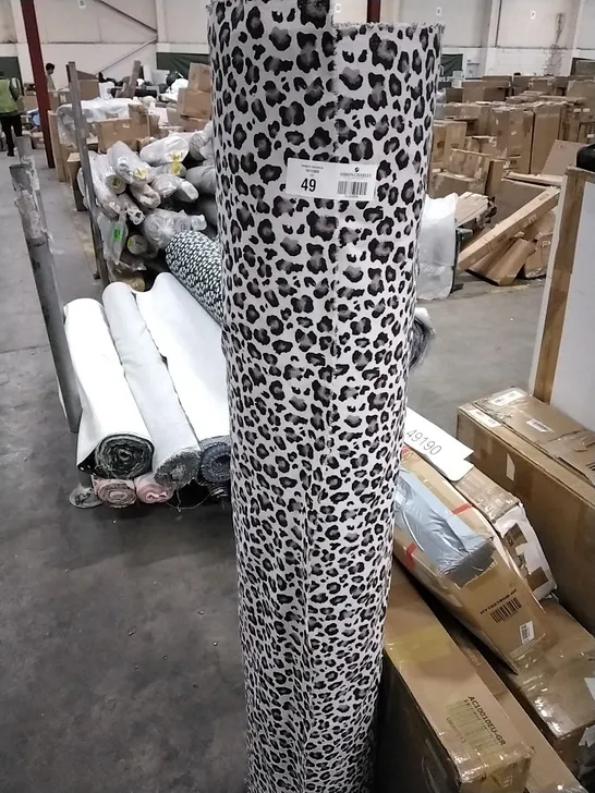 ROLL OF ANIMAL PRINT LINEN  APPROXIMATELY 150MX1.5M 