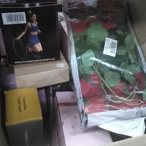 BOX OF ASSORTED ITEMS INCLUDING WIRE CUTTERS, MEASURING CUP & SPOON, FAKE ROSES SET, SPEED ROPE