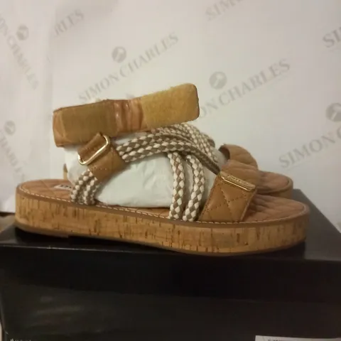 ROPE FLATFORM SANDAL SIZE 6