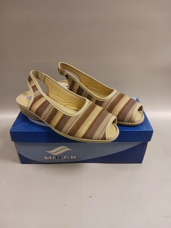 BOXED PAIR OF MIRAK CLASSIC CARLA OPEN TOE SHOES IN BROWN - 5