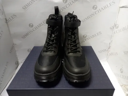 JACK WILLS BLACK LACE-UP COMBAT BOOTS - SIZE 10