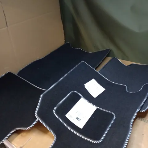 SET OF 4 BRAND NEW CAR MATS