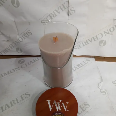 WOODWICK TONKA & ALMOND MILK LARGE HOURGLASS CANDLE