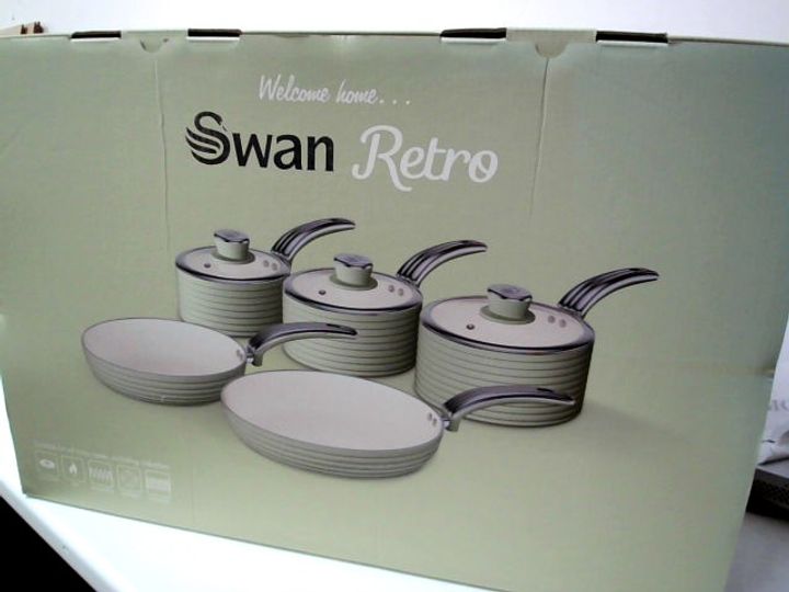 Lot 9222 SWAN RETRO PAN SET Simon Charles Auctioneers