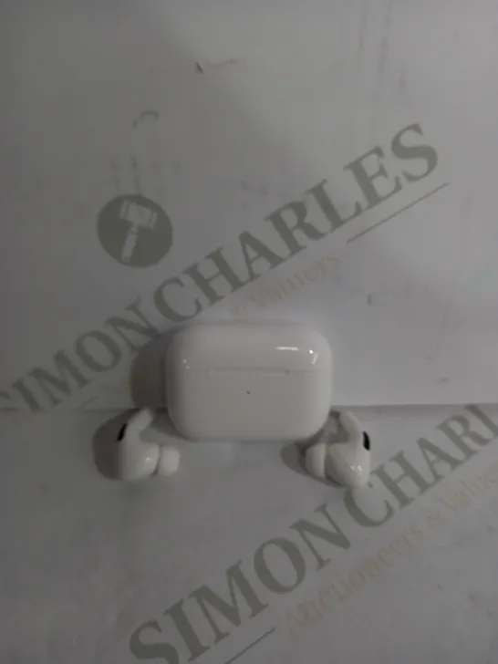 APPLE AIR PODS PROS