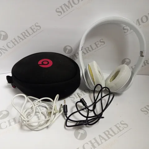 BEATS BY DRE OVER HEAD PHONES - WHITE