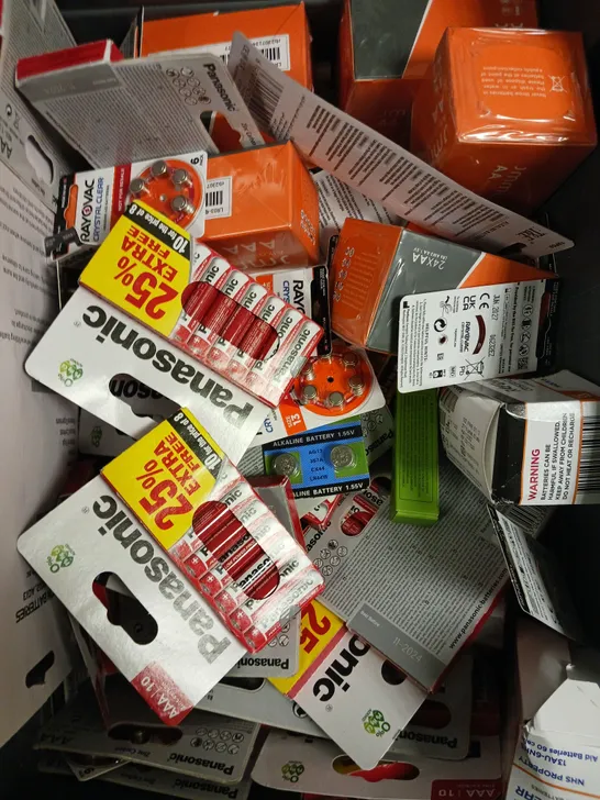 APPROXIMATELY 40 ASSORTED BATTERY PRODUCTS TO INCLUDE AA, AAA, D ETC 