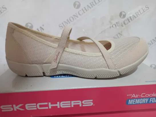 SKECHERS BE-LUX AIRY WINDS MARY JANE SHOE SIZE 6