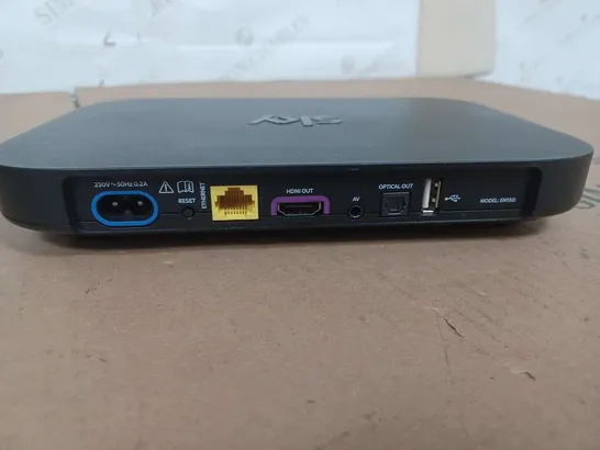 SKY INTERNET BOX 